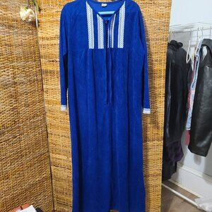 VTG  60”s Bernette New York Women’s Long Blue Velour Robe / Gown SZ 46 USA Made